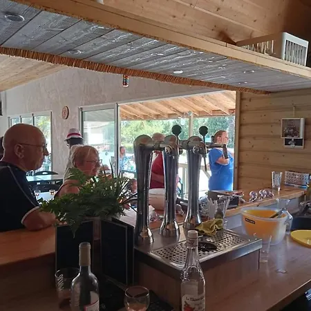 Mobil-home Le Petit Paradis * Breuillet (Charente-Maritime)